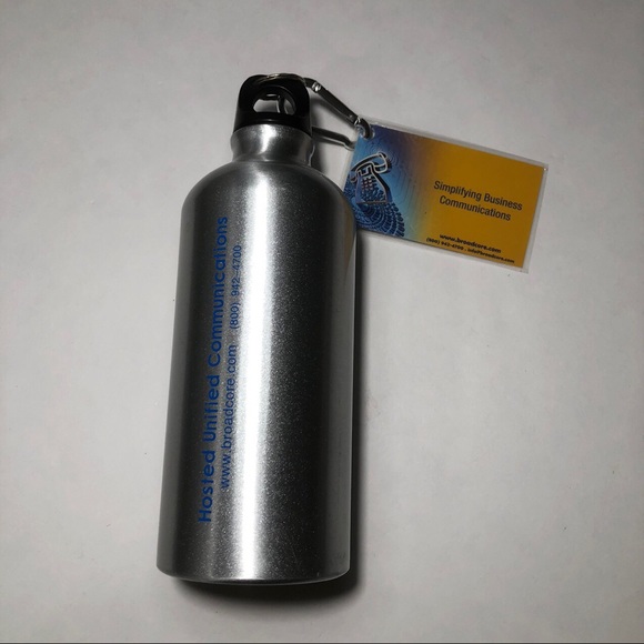 HOSTED UNITED COMMUNICATIONS REUSABLE WATER FLASK WITH CLIP SILVER - Picture 1 of 2